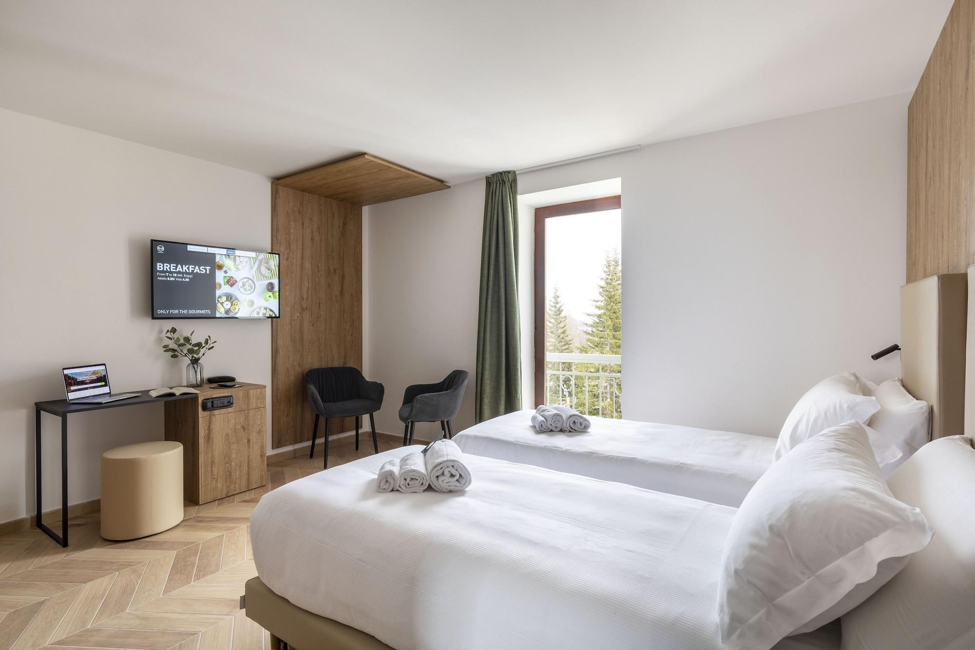 B&B Hotel Passo Tre Croci Cortina Cortina dʼAmpezzo Exteriör bild